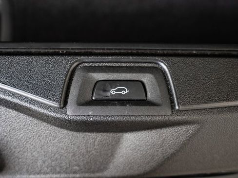 Used 2024 BMW X5 xDrive40i w/ Premium Package image 22