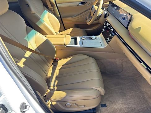 Used 2025 Genesis G80 2.5T Advanced image 13