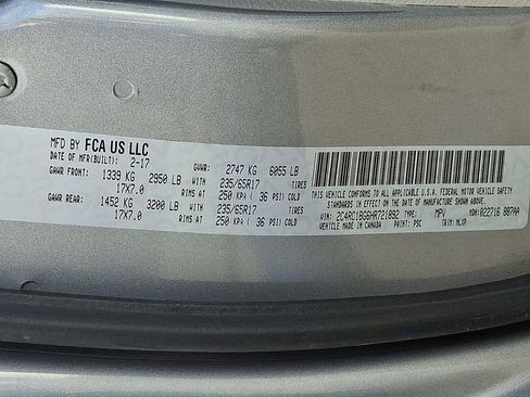 Used 2017 Chrysler Pacifica Touring-L image 32