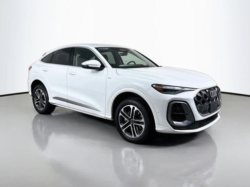 Used 2025 Audi Q5 Premium w/ Convenience Package AWD/4WD image 7