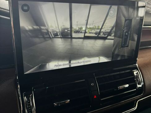 Used 2022 Lincoln Navigator L Reserve AWD/4WD image 36