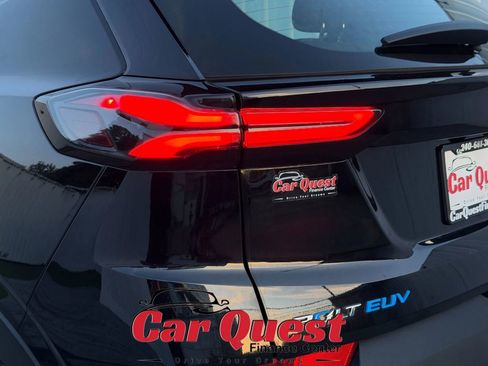Used 2023 Chevrolet Bolt EUV LT FWD image 23