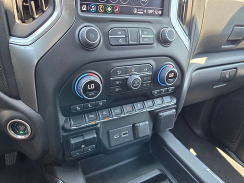 Used 2022 Chevrolet Silverado 1500 LTZ AWD/4WD image 24