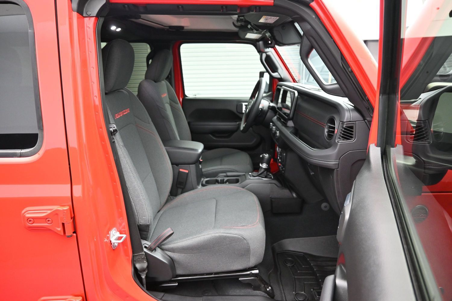 Used 2024 Jeep Wrangler Unlimited Rubicon w/ Technology Group AWD/4WD image 13