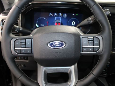 New 2026 Ford F250 Lariat w/ Black Appearance Package image 37