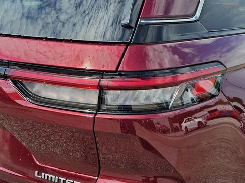 New 2025 Jeep Grand Cherokee Limited w/ Luxury Tech Group II image 9