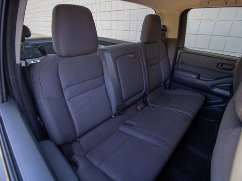 Used 2022 Nissan Frontier S w/ Technology Package AWD/4WD image 17