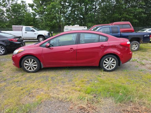 Used 2014 Kia Forte LX w/ Popular Package FWD image 9