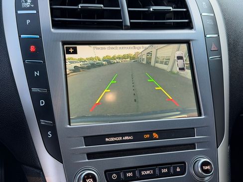 Used 2018 Lincoln MKZ Reserve w/ Climate Package FWD image 19