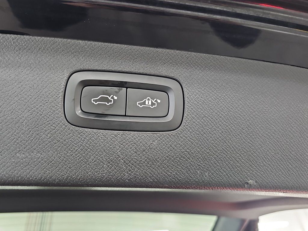 Used 2017 Volvo XC90 T6 Inscription w/ Vision Package AWD/4WD image 16