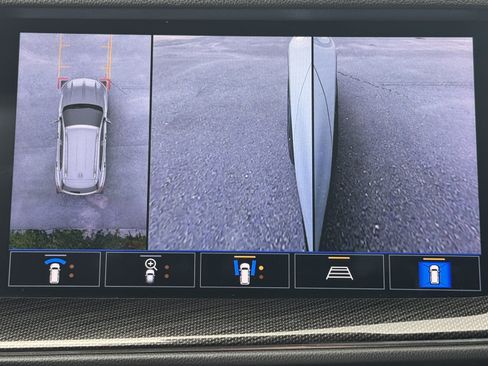 Used 2022 Buick Envision Essence w/ Technology Package I FWD image 13