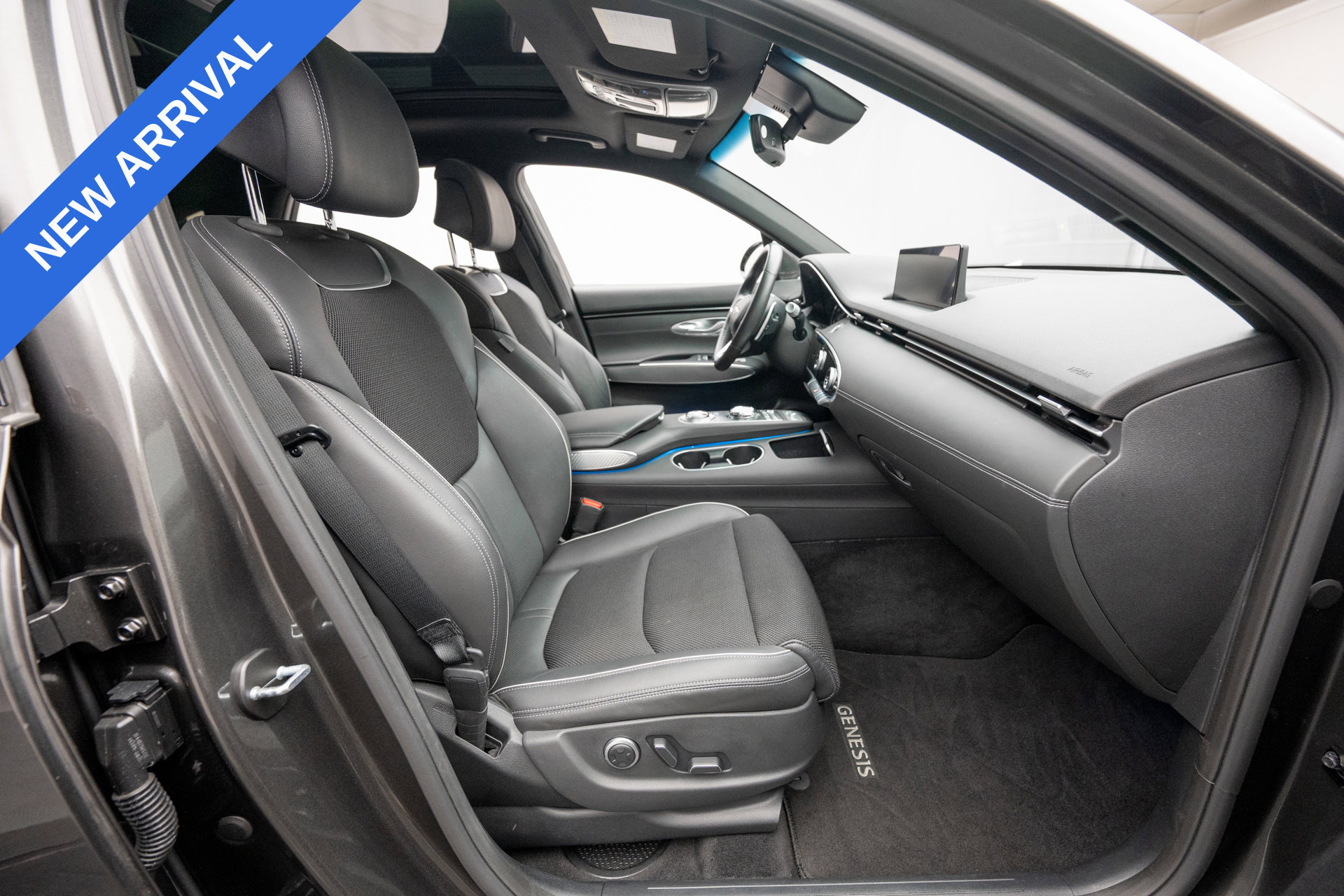 Used 2025 Genesis GV70 3.5T Sport AWD/4WD image 14