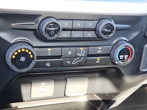 Used 2024 Ford F350 XLT w/ FX4 Off-Road Package image 18