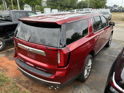 Used 2023 GMC Yukon XL Denali w/ Denali Reserve Package AWD/4WD image 8