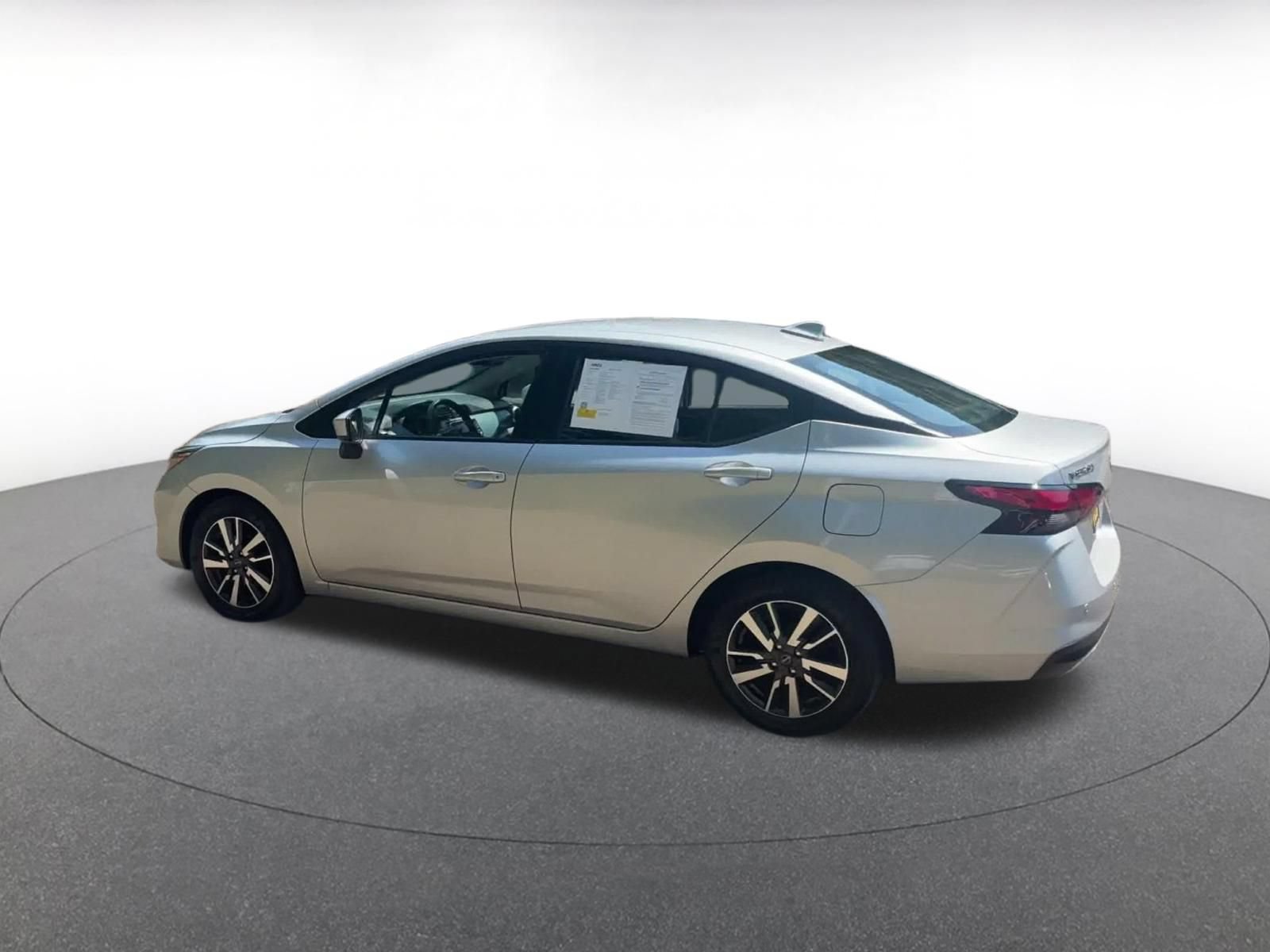 Used 2025 Nissan Versa SV FWD image 9