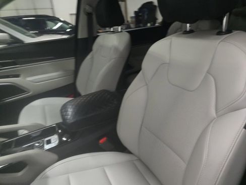 Used 2024 Kia Telluride S w/ S Sunroof Package image 16