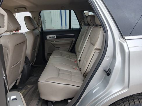 Used 2009 Lincoln MKX 2WD image 11