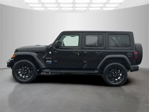 Certified 2022 Jeep Wrangler Unlimited Sahara w/ Cold Weather Group image 4