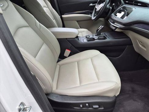 Used 2023 Cadillac XT4 Luxury w/ Driver Awareness Package FWD image 19