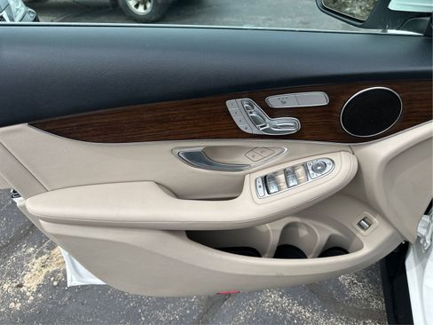 Used 2022 Mercedes-Benz GLC 300 4MATIC image 20