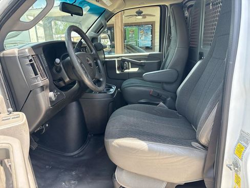 Used 2021 GMC Savana 2500 w/ Driver Convenience Package RWD image 9