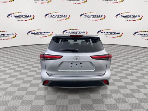 Used 2023 Toyota Highlander L AWD/4WD image 7