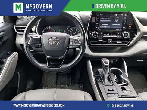 Used 2021 Toyota Highlander XLE image 13