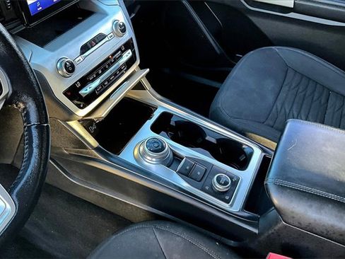 Used 2020 Ford Explorer XLT w/ Comfort Package image 15