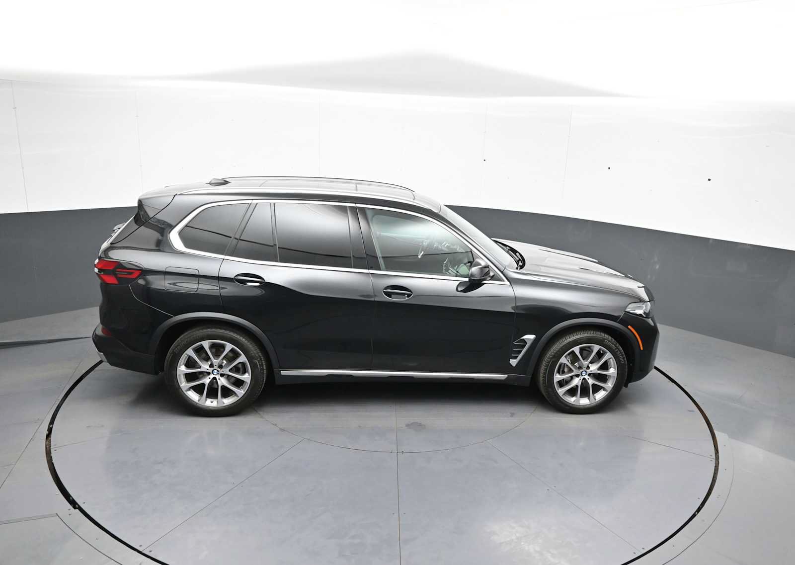 Used 2024 BMW X5 xDrive40i w/ Climate Comfort Package AWD/4WD image 41