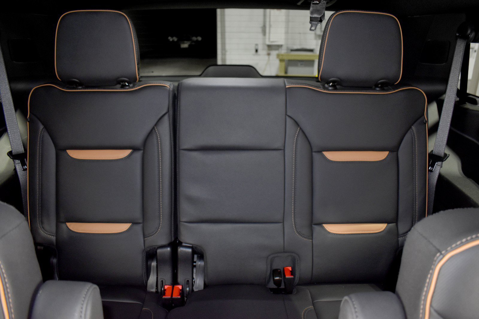 Used 2024 GMC Yukon AT4 w/ AT4 Premium Plus Package AWD/4WD image 33