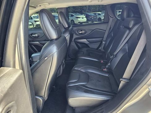 Used 2021 Jeep Cherokee Latitude Plus FWD image 36