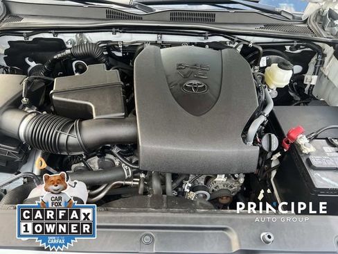 Used 2022 Toyota Tacoma Limited image 34