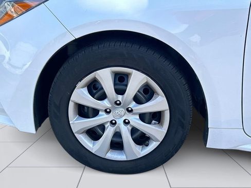 Used 2020 Toyota Corolla LE image 9