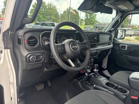 Used 2026 Jeep Wrangler Unlimited Rubicon AWD/4WD image 10