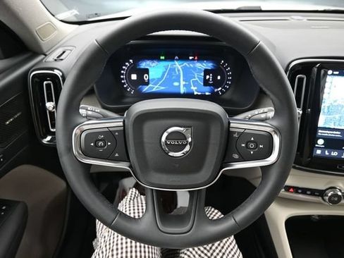 Used 2023 Volvo XC40 B5 Ultimate w/ Protection Package Premier AWD/4WD image 24