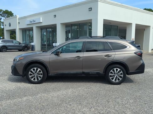 Used 2022 Subaru Outback Premium AWD/4WD image 4