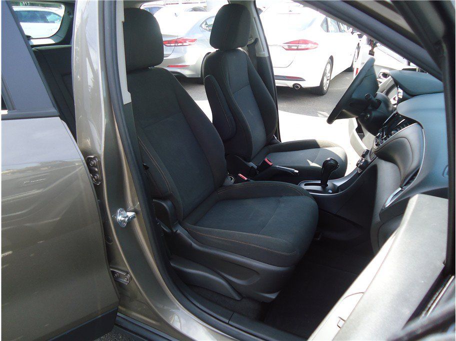 Used 2021 Chevrolet Trax LS AWD/4WD image 15