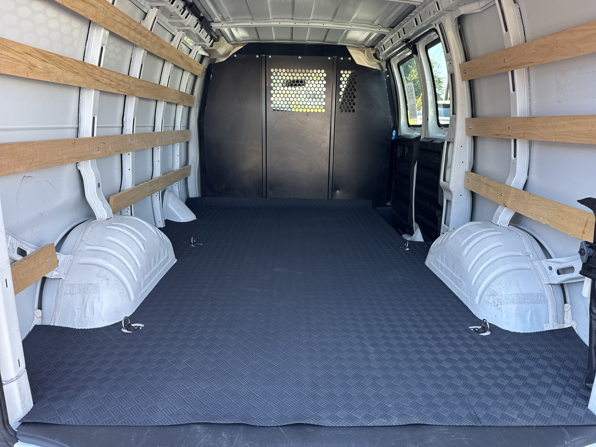 Used 2025 Chevrolet Express 2500 w/ Driver Convenience Package RWD image 18