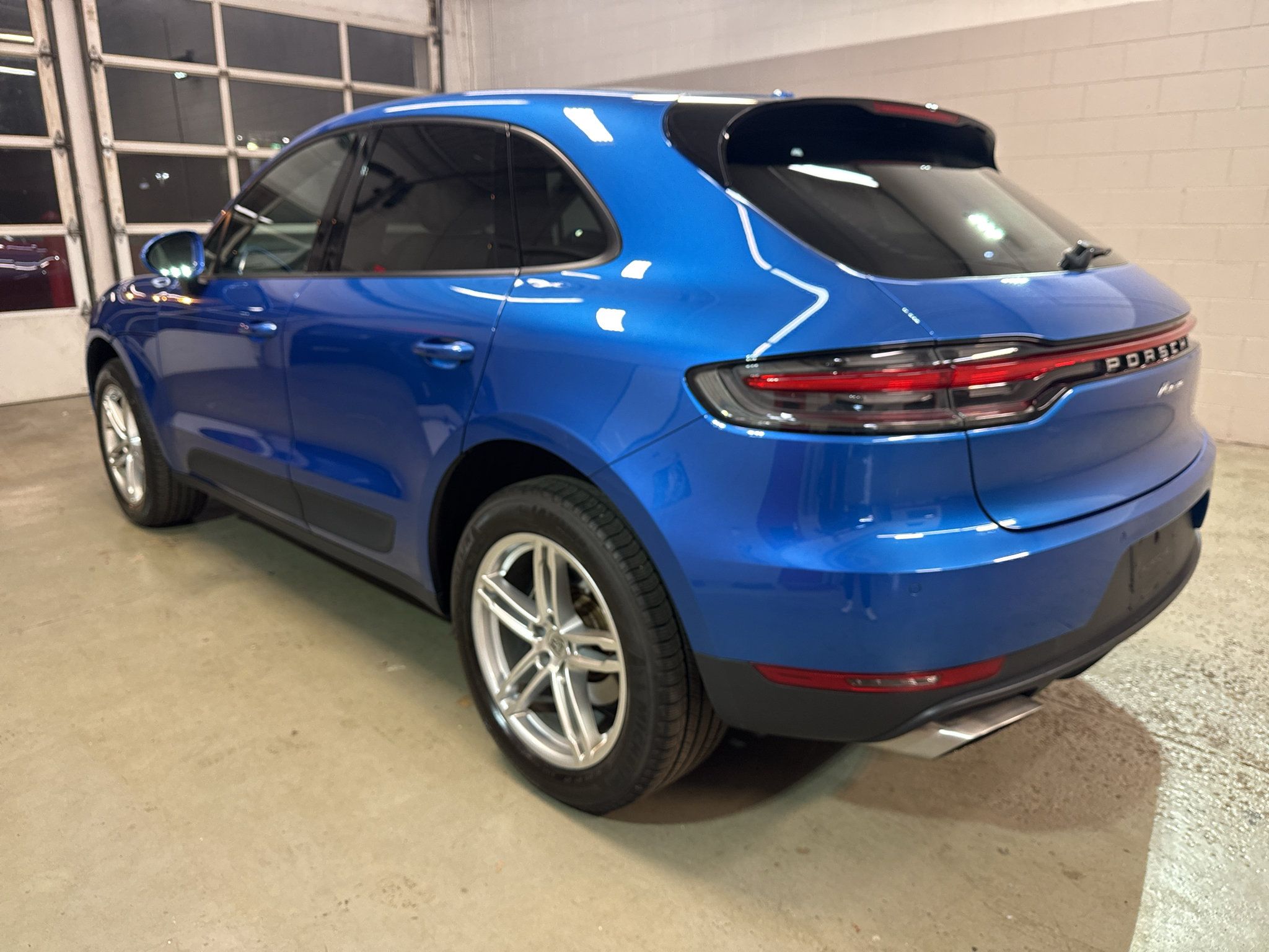 Used 2020 Porsche Macan AWD/4WD image 5