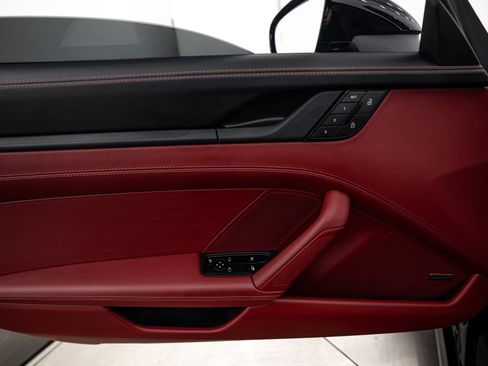 Certified 2025 Porsche 911 Targa 4 GTS AWD/4WD image 19