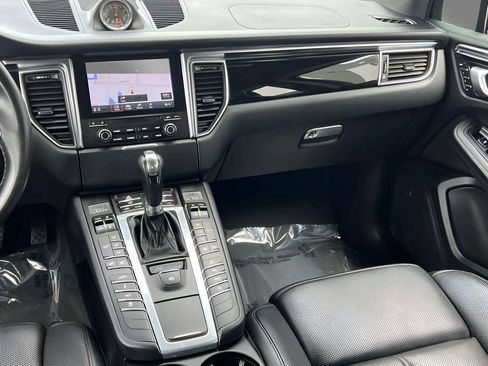 Used 2018 Porsche Macan GTS w/ Premium Package Plus AWD/4WD image 32