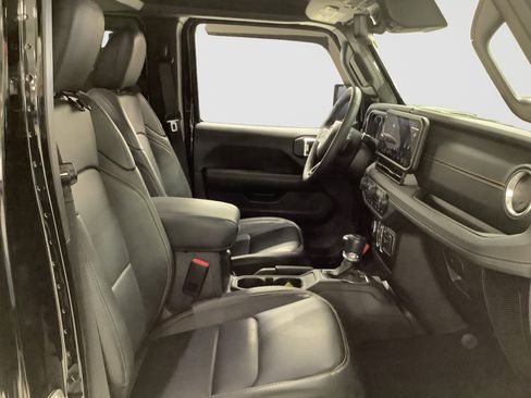 Used 2025 Jeep Gladiator Sport w/ Premium Package AWD/4WD image 22