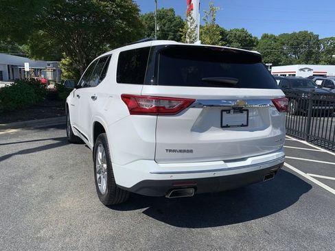Used 2020 Chevrolet Traverse Premier FWD image 6