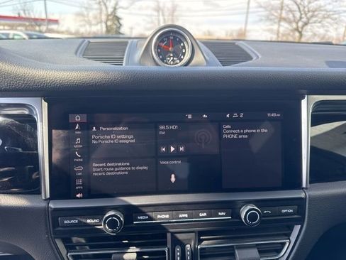 Used 2021 Porsche Macan image 17