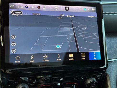 New 2025 Jeep Grand Cherokee Limited image 12