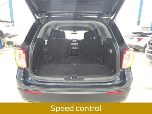 Used 2024 Ford Explorer XLT AWD/4WD image 19