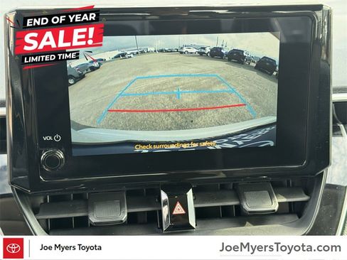 Used 2025 Toyota Corolla LE image 16