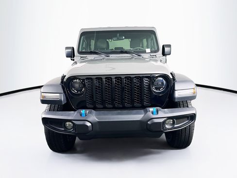 Used 2023 Jeep Wrangler Unlimited w/ 8.4" Radio Group AWD/4WD image 2