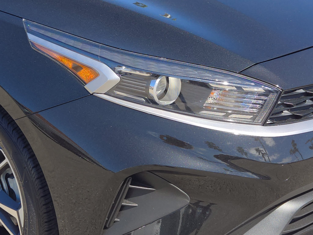 Used 2023 Kia Forte LXS FWD image 8