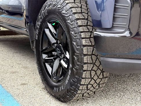 Used 2022 Chevrolet Silverado 1500 LT Trail Boss image 4